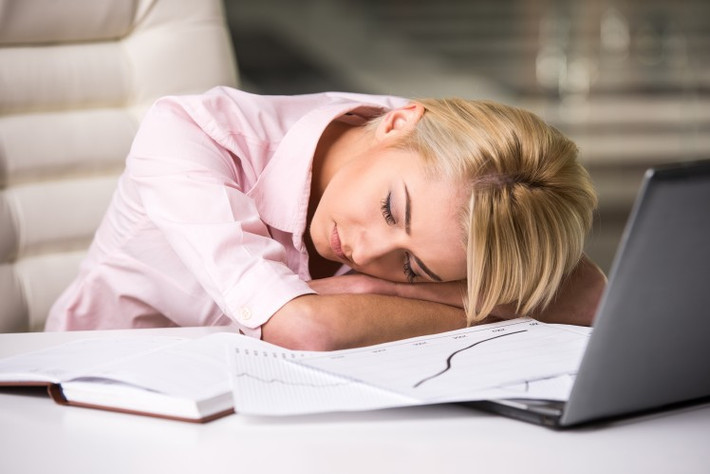 Vì vậy, đảm bảo tư thế ngủ thoải mái sao cho cổ, lưng, thân người được nằm thẳng sẽ giúp hạn chế được những rủi ro đáng sợ về sức khỏe. Ảnh: Warpedspeed.