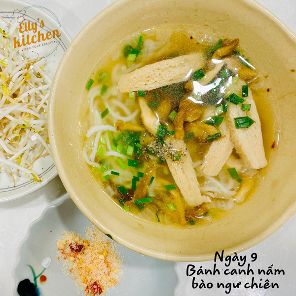 Khi chế biến đồ chay, hotmom không kiêng ngũ vị tân. Theo cô, một số gia vị chứa nhiều hoạt chất giúp tăng sức đề kháng cần thiết cho cơ thể. Ngoài ra, Elly Trần thích ăn đậm vị nên thường khéo léo kết hợp nước mắm chay và hạt nêm chay sao cho bắt vị nhất.