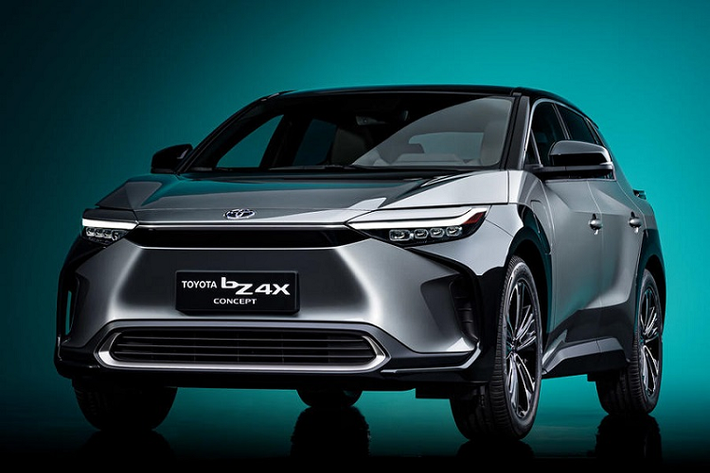 Năng lượng đến mô-tơ điện được cung cấp bởi bộ pin 71,4 kWh hứa hẹn phạm vi hoạt động tối đa 450 km trong một lần sạc, theo quy trình kiểm tra WLTP của châu Âu. Toyota bZ4X có thể sạc với công suất tối đa 150 kW, đồng nghĩa với việc thời gian sạc từ 0 - 80% là khoảng 30 phút.