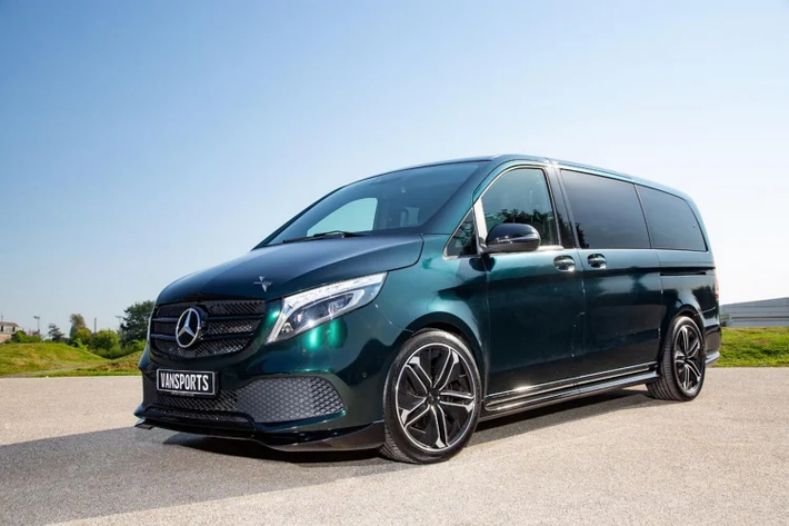 Hartmann cũng điều chỉnh động cơ turbo-diesel 4 cyl 2.0 lít của Mercedes-Benz V300d độ Vansport, mặc dù hãng không tiết lộ số liệu mã lực và mô-men xoắn sau khi độ nhưng ở bản tiêu chuẩn V300d cho công suất 236 mã lực và 500 Nm mô-men xoắn. Hộp số tự động 9G-TRONIC được tối ưu khả năng chuyển số và hiệu suất nhiên liệu.