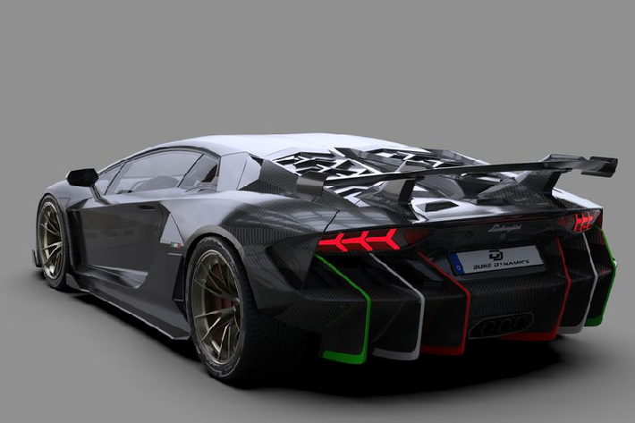 So với xe Lamborghini Aventador LP700-4 tiêu chuẩn, gói độ Duke Dynamics mang đến ngoại hình mới mẻ cho siêu bò này với nắp capô hiếu chiến mới với điểm nhấn hai khe hốc gió lớn, ngoài ra, cản va trước cũng như hốc gió được sửa đổi thiết kế lại. Bên hông xe, các vòm bánh xe được mở rộng tăng kích thước chiều ngang cho xe và toàn bộ đuôi xe được thay thế hoàn toàn theo sản phẩm của Duke Dynamics.