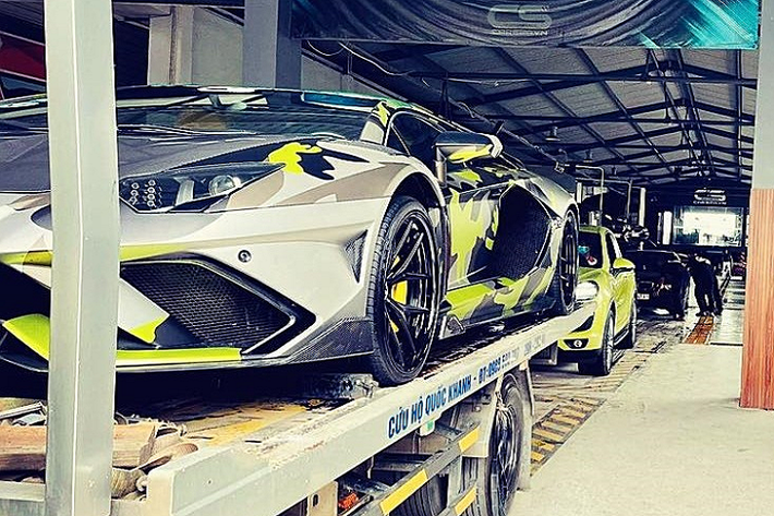 Hiện chưa rõ là ông chủ garage xe có tiếng ở Việt Nam đã chi ra bao nhiều tiền để nâng cấp gói độ Duke Dynamics cho Lamborghini Aventador LP700-4, chỉ biết rằng, thông tin chúng tôi có được, tại thị trường nước ngoài, khách hàng phải chỉ ra từ 35.000 đô la đến 50.000 đô la, tương đương 796 triệu đến 1 tỷ đồng.