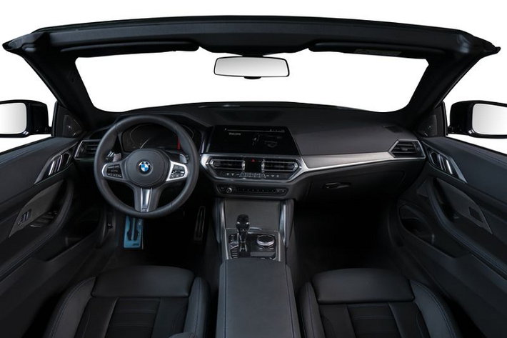 Đèn pha BMW Laserlight tiên tiến nhất được trang bị tiêu chuẩn cho BMW 4 Series Convertible tại thị trường Việt Nam. Hệ thống đèn Laserlight sở hữu chức năng vào cua thích ứng với khả năng chiếu sáng thay đổi theo hành trình được tối ưu hóa cho việc lái xe trong đô thị và xa lộ. Ở tốc độ trên 60 km/h, công nghệ BMW Laserlight siêu sáng sẽ giúp gia tăng phạm vi chùm sáng lên đến 550 mét và theo sát đường đi một cách vô cùng linh hoạt giúp đảm bảo an toàn cho người lái khi di chuyển trong đêm tối.