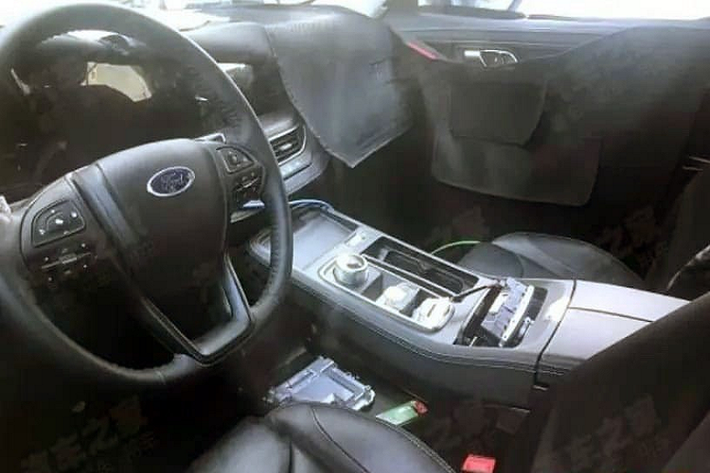 Dự đoán, động cơ diesel V6 kể trên sẽ được dùng cho bản cao cấp của Ford Everest thế hệ mới, tương tự Ranger 2022. Trong khi đó, động cơ diesel 4 xi-lanh, tăng áp kép, dung tích 2.0L và hộp số tự động 10 cấp sẽ được trang bị tiêu chuẩn cho xe. Riêng động cơ diesel 5 xi-lanh, tăng áp, dung tích 3.2L của Ford Everest sẽ bị loại bỏ.