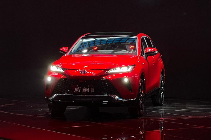 Tại triển lãm Ô tô Quảng Châu 2021 hiện đang diễn ra tại Trung Quốc, hãng Toyota đã chính thức ra mắt thế hệ mới của dòng SUV cỡ trung Venza. Toyota Venza 2022 mới chính là phiên bản đổi tên và thiết kế của Harrier thế hệ mới đã ra mắt thị trường Nhật Bản vào hồi tháng 4 năm ngoái.