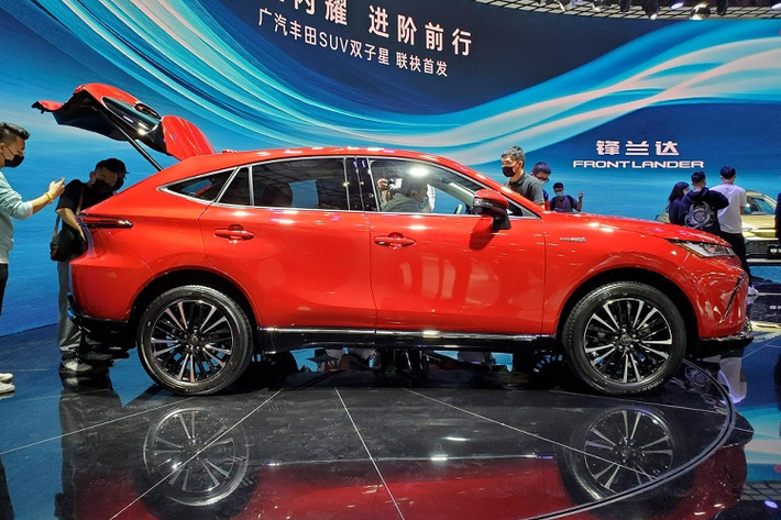 Khi mua Toyota Venza 2022, khách hàng Trung Quốc có thể chọn 1 trong 2 loại động cơ. Đầu tiên là động cơ xăng 4 xi-lanh, dung tích 2.0L với công suất tối đa 171 mã lực và mô-men xoắn cực đại 207 Nm.