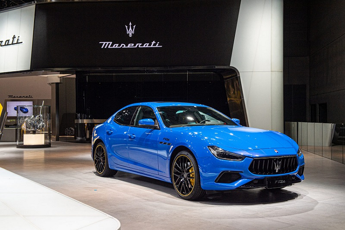 Mức giá xe Maserati Ghibli F Tributo khởi điểm từ 101.390 USD (khoảng 2,3 tỷ đồng), trong khi Levante F Tributo có giá 106.590 USD (khoảng 2,43 tỷ đồng).