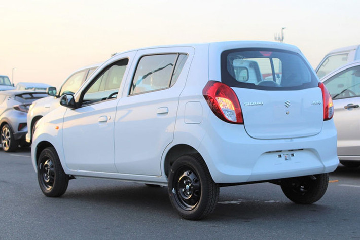 Tại Ấn Độ, Suzuki Alto 2022 có thể sẽ tiếp tục dùng động cơ xăng 3 xi-lanh, dung tích 800 cc như cũ. Động cơ này tạo ra công suất tối đa chỉ 47 mã lực và mô-men xoắn cực đại 69 Nm. Bên cạnh đó là động cơ xăng 3 xi-lanh, dung tích 1.0L mới với công suất tối đa 67 mã lực và mô-men xoắn cực đại 90 Nm.