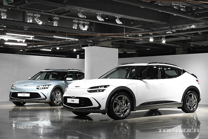 Vào hồi tháng 9 năm nay, thương hiệu xe sang Genesis của tập đoàn Hyundai đã tung ra những hình ảnh đầu tiên của mẫu SUV chạy điện GV60 mới. Đến nay, thông tin chi tiết của mẫu SUV Genesis GV60 2022 mới được công bố.