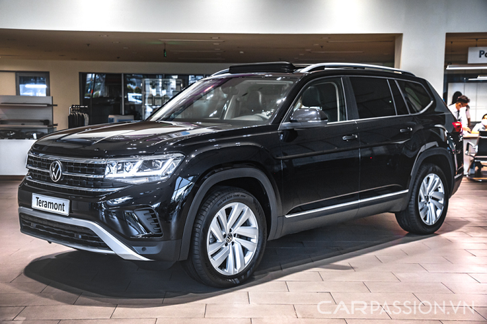 Chiếc Volkswagen Teramont đầu tiên ra mắt tại thị trường Mỹ năm 2016, Teramont 2021 là phiên bản nâng cấp giữa dòng đời mới nhất vừa được ra mắt thế giới và nay đã có mặt tại Việt Nam. Những chiếc Volkswagen Teramont 2021 mới vừa được ra mắt tại Việt Nam được nhập khẩu từ Mỹ