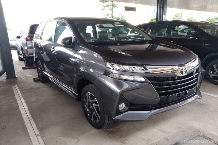 Ngoài ra, xe còn có 6 túi khí, hệ thống phát hiện điểm mù, hệ thống cân bằng điện tử và hệ thống hỗ trợ khởi hành ngang dốc. Dự đoán, sau Indonesia, mẫu MPV này cũng sẽ sớm về Việt Nam để cạnh tranh với Mitsubishi Xpander và Suzuki Ertiga.