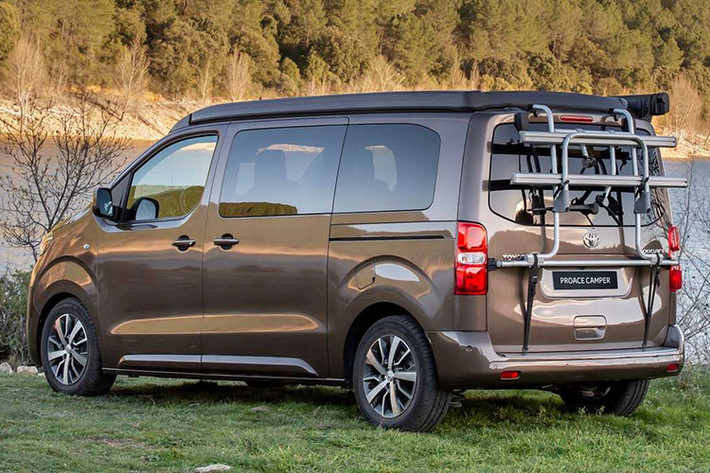 Cụ thể hơn, chi nhánh Toyota Tây Ban Nha đã hợp tác với Tinkervan để biến những chiếc Toyota Proace và Hilux thành phương tiện cắm trại tiện ích, đáp ứng nhu cầu những người thích đi chơi xa vài ngày bằng ô tô và hòa nhập cùng thiên nhiên. Trong số 4 mẫu xe mới ra mắt, 3 là dựa trên Proace, và 1 là dựa trên Hilux.