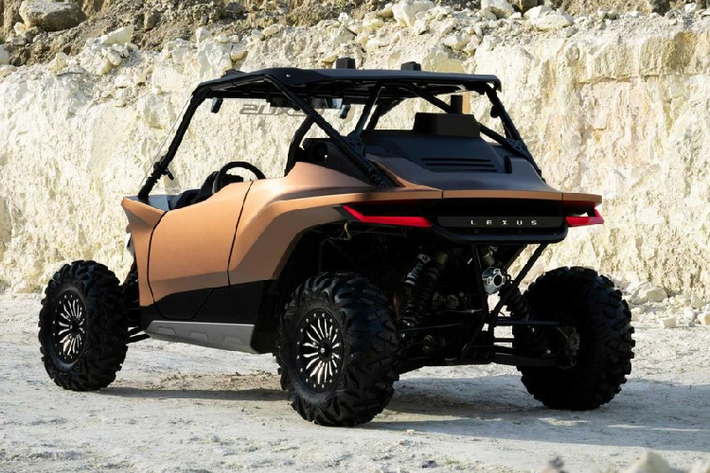 Dù Lexus không đề cập đến điều này trong công bố chính thức về ROV, nhưng công nghệ đốt cháy hydro của mẫu concept này có thể đến từ công ty mẹ Toyota. Có tin đồn cho rằng một phiên bản sản xuất của động cơ này có thể được bán sớm nhất vào năm 2025.