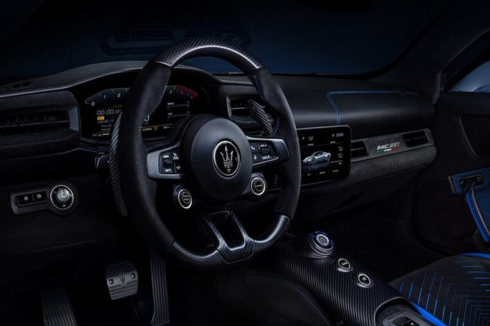 Thông tin chúng tôi có được, ước tính sẽ có thêm 2 chiếc xe Maserati MC20 khác về nước trong năm sau, trước Tết Nguyên đán và nhiều khả năng sẽ có 1 xe mang màu trắng. Xe còn lại có thể là đen hoặc xanh dương. Riêng xe Maserati MC20 chính hãng chưa rõ khi nào có mặt tại Việt Nam.