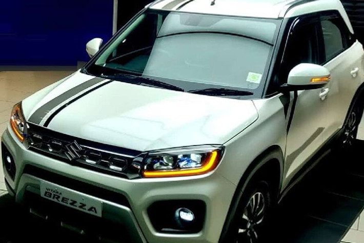 Động cơ sẽ có sự hỗ trợ của công nghệ mild hybrid để tiết kiệm xăng hơn đồng thời kết hợp với hộp số sàn 5 cấp hoặc hộp số tự động 4 cấp. Dự kiến xe sẽ chính thức trình làng tại thị trường Ấn Độ vào năm sau. Hiện giá xe Suzuki Vitara Brezza mới vẫn chưa được hé lộ.