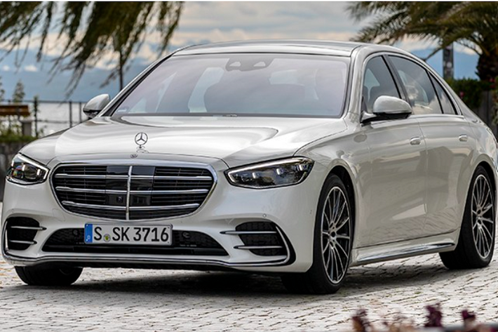 Cụ thể, thông tin chúng tôi có được là lô hàng xe Mercedes-Benz S-Class 2021 chính hãng đầu tiên về nước sẽ có giá trên 8 tỷ đồng, mức giá xe Mercedes-Benz S-Class 2021 chưa bao gồm giấy tờ ra biển và thật sự làm người ta choáng vì đắt hơn cả giá xe Mercedes-Maybach S450 đang bán trong nước.