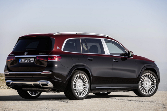 Chiếc SUV siêu sang Mercedes-Maybach GLS 600 của doanh nhân Hải Phòng được mua từ các công ty nhập khẩu tư nhân với giá trên 16 tỷ đồng, còn diện phân phối chính hãng có giá xe Mercedes-Maybach GLS 600 sẽ là 11,5 tỷ đồng.