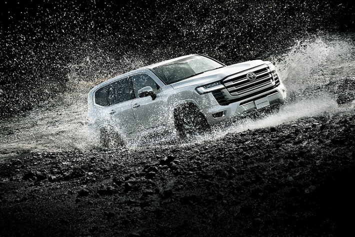 Toyota Land Cruiser thế hệ mới nhất đã ra mắt cách đây vài tháng và đúng như mong đợi, nó đã và đang tiếp tục tạo nên những tiếng vang lớn trong ngành công nghiệp ôtô.