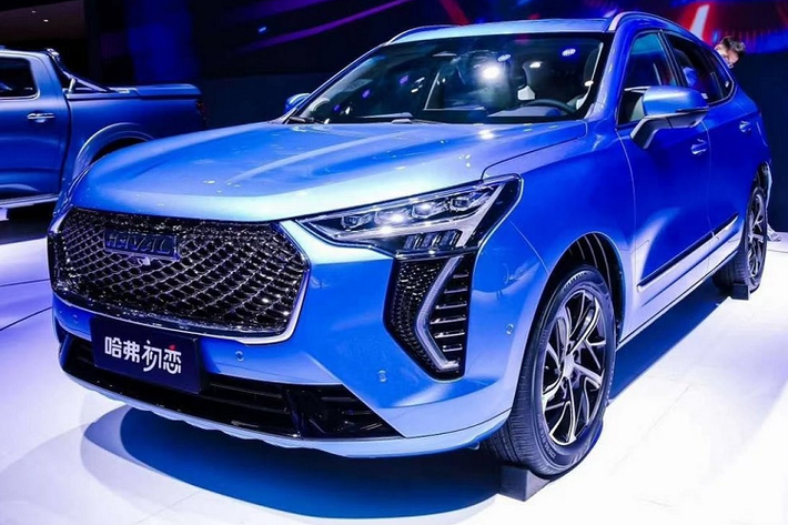 Khi mua mẫu xe SUV Haval Jolion 2022, khách hàng Thái Lan có thể chọn các màu sơn ngoại thất như xanh dương, đen, xám, trắng và đỏ. Hiện chưa rõ sau Thái Lan, mẫu SUV cỡ B này có được bán ở những thị trường Đông Nam Á khác không. Chỉ biết rằng, hãng mẹ Great Wall của thương hiệu Haval đã lên kế hoạch biến Thái Lan thành trung tâm sản xuất xe ở khu vực Đông Nam Á.
