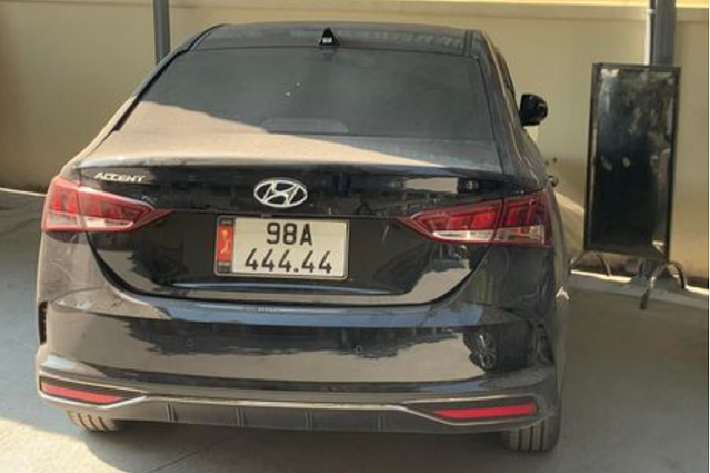 Với dân mê biển đẹp thì biển số "ngũ quý 4" được săn lùng vì nó dễ nhớ và độc đáo, đó là lý do chiếc Accent trong bài có được bán với giá cao hơn niêm yết đáng kể.
