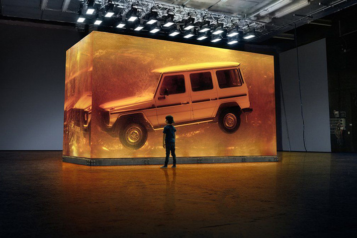 Mercedes-Benz G63 thế hệ mới đã có màn trình diễn khá ấn tượng tại sự kiện công chiếu phim Ma trận "The Matrix Resurrections" này.