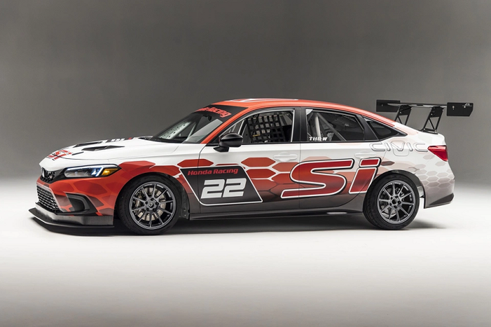 Hệ thống ống xả của HPD Civic Si Race Car Prototype được chế tác bởi HPD và Borla.