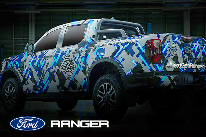 Sau khi tung video teaser Ford Ranger thế hệ mới chạy thử nghiệm vào tháng trước. Ford Thái Lan tiếp tục tung ảnh “nhá hàng” Ranger 2022 với hashtag #NextGenRanger (Ranger thế hệ mới). Dựa vào ảnh teaser phía sau của Ranger 2022, có thể thấy cụm hậu full-LED mới thiết kế bo tròn.
