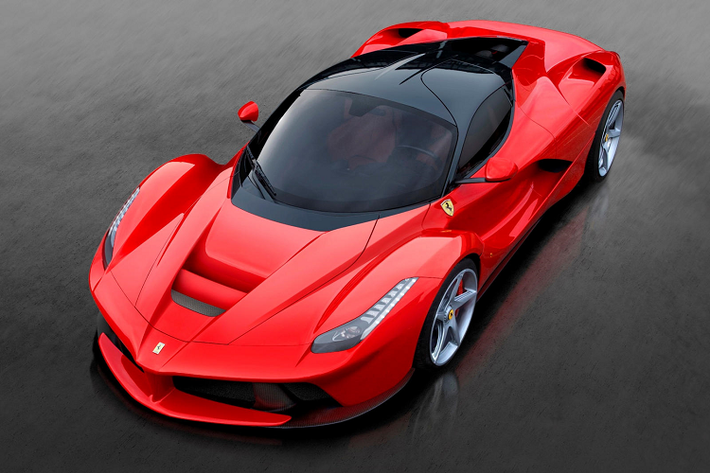 Sức ảnh hưởng của xe Ferrari LaFerrari lớn đến mức nhiều đại gia phải lên tiếng tố cáo hãng xe Ý thiên vị và ghét mình vì không muốn bán Ferrari LaFerrari theo truyền thống. Thay vào đó, hãng cho rằng 499 khách hàng mua xe LaFerrari phải sở hữu 5 chiếc xe của Ferrari cũng như ký cam kết không được bán xe lại chưa đủ 18 tháng cũng như việc đáp ứng 2 tiêu chí trên nhưng hãng xe Ý sẽ là người chọn mặt gửi chìa khóa siêu xe hypercar Ferrari LaFerrari.