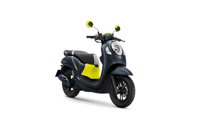 Xe được trang bị sẵn phanh đĩa trên mọi phiên bản nhằm tăng hiệu năng hãm tốc độ. Về sức mạnh, Scoopy 2022 vẫn sử dụng khối động cơ eSP xy lanh đơn dung tích 125cc, tích hợp công nghệ phun xăng điện tử PGM-FI.
