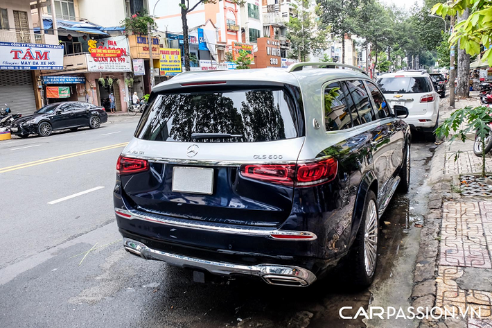 Maybach GLS được hoàn thiện một cách tinh xảo thể hiện từ việc cách âm siêu việt, hệ thống treo khí nén AIRMATIC tiêu chuẩn cho đến tùy chọn hệ thống treo chủ động E-ACTIVE BODY CONTROL cho phép xử lý ở nhiều loại mặt đường khác nhau... Xe được trang bị động cơ V8 tăng áp kép có dung tích 4.0 lít, sản sinh công suất tối đa 550 mã lực tại dải vòng tua từ 6.000–6.500 vòng/phút và mô-men xoắn cực đại đạt mức 730 Nm tại dải vòng tua 2.500–5.000 vòng/phút.