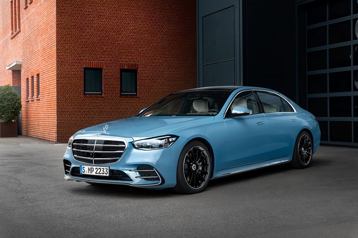 Hiện tại, Manufaktur đang có sẵn các danh mục sản phẩm cá nhân hóa cho Mercedes-Maybach S-Class, Mercedes-Benz CLS, S-Class và Mercedes-AMG GT 4-Door Coupe.