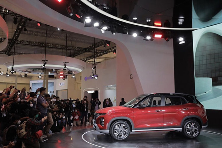 Tại thị trường Indonesia, mẫu xe này được chia thành 4 bản trang bị, bao gồm Active tiêu chuẩn, Trend, Style và Prime. Giá xe Hyundai Creta 2022 tại thị trường này dao động từ 279 - 397,5 triệu Rupiah (khoảng 444 - 632 triệu đồng).