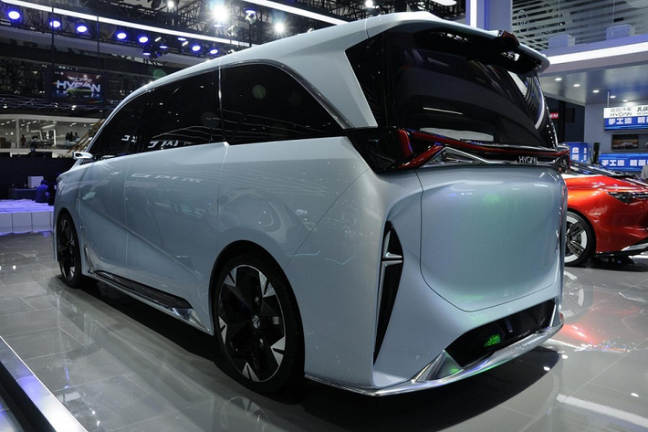 Nội thất của mẫu concept thú vị này chưa được hé lộ tại Triển lãm Ô tô Quảng Châu nhưng nó dường như sẽ có bảng đồng hồ màn LCD cỡ lớn và vô lăng đa năng 3 chấu, những chi tiết đang thịnh hành đối với xe Trung Quốc.
