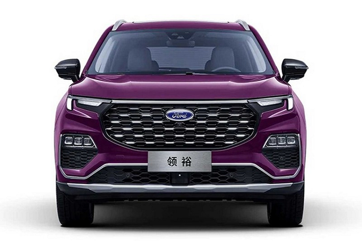 Nội thất của Ford Equator Sport 2022 vẫn chưa được hé lộ, tuy nhiên nó chỉ sở hữu 5 chỗ ngồi. Nguồn cung cấp sức mạnh cho Ford Equator Sport 2022 tại thị trường Trung Quốc là khối động cơ xăng 4 xi-lanh, tăng áp, dung tích 1.5L, sản sinh công suất tối đa 170 mã lực. Đây là động cơ mới do liên doanh JMC-Ford sản xuất có tốc độ tối đa 180 km/h.