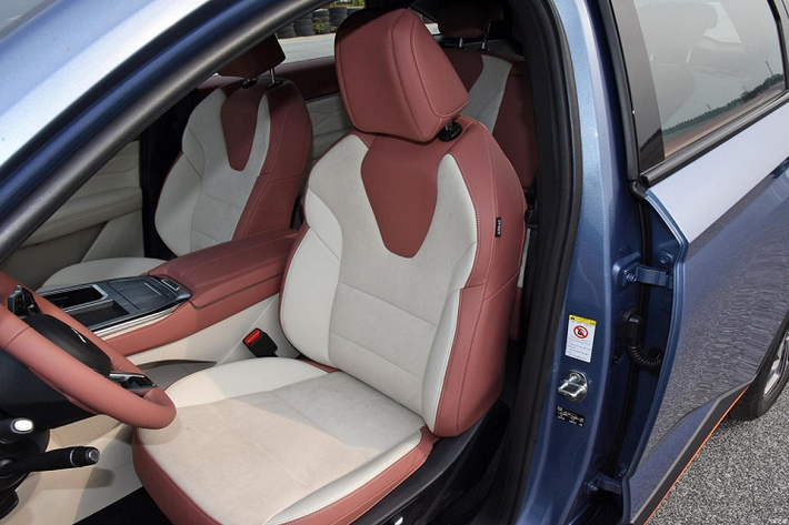 Về mặt động cơ, Haval Shenshou có cung cấp hai lựa chọn gồm: động cơ tăng áp dung tích 1.5 lít với 184 mã lực và 275 Nm mô-men xoắn cực đại, và tăng áp dung tích 2.0 lít với 224 mã lực và 350 Nm mô-men xoắn cực đại. Cả hai động đều được ghép cặp với một hộp số DCT 7 cấp.
