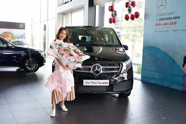 Trong số những bóng hồng ở showbiz Việt, nói về độ chịu chơi không thể bỏ qua được cái tên Nguyễn Hà My hay còn được biết đến với biệt danh là hot girl Sam khi trong 3 năm qua liên tục tậu xe sang, nhà đẹp và thường xuyên xuất hiện trên sóng truyền hình trong vai trò người chơi hay MC.