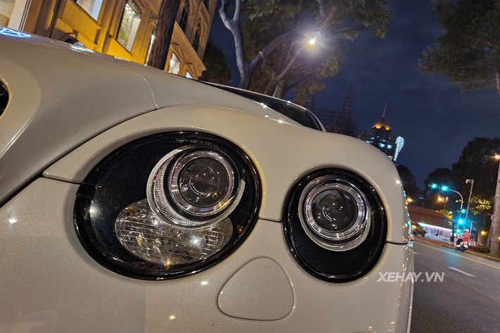 Là phiên bản hiệu năng cao của Bentley Continental thế hệ đầu tiên (nằm trên cả bản GT), Continental SuperSports khi đó chỉ được sản xuất với số lượng giới hạn 1.900 chiếc toàn thế giới, gồm cả coupe và mui trần. Tại Việt Nam, chỉ có vỏn vẹn 3 chiếc Continental SuperSports thế hệ đầu được ra biển và lăn bánh trên đường, bao gồm 2 chiếc coupe và một chiếc mui trần màu đỏ.