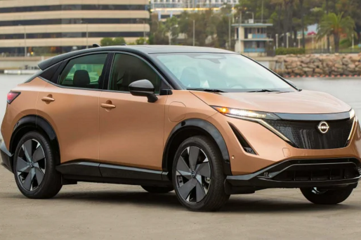 Hiện tại, khách hàng tại Mỹ có thể đặt hàng dành cho mẫu Nissan Ariya 2023 mới và thời gian giao xe dự kiến vào mùa thu năm 2022. Mẫu Crossover điện của Nissan sẽ bán ra với 4 phiên bản.