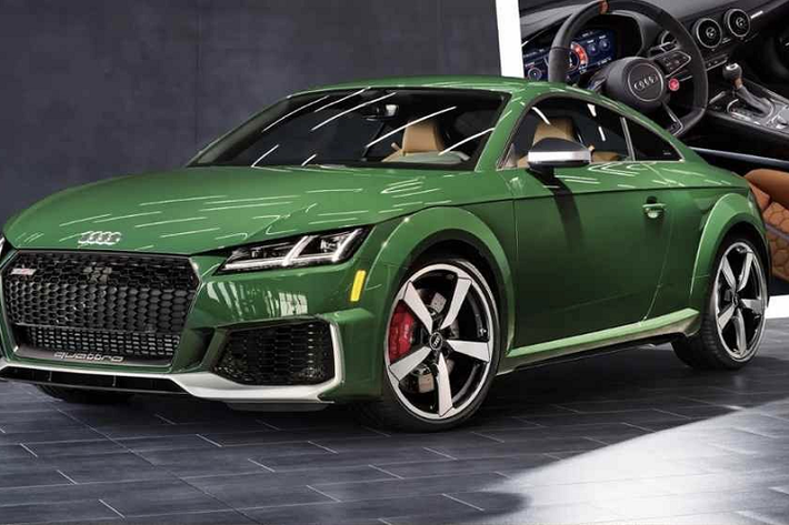 Audi TT RS Heritage Edition 2022 mới cung cấp 5 tùy chọn màu sơn ngoại thất, trong đó mỗi loại sẽ chỉ được giới hạn 10 chiếc. Tất cả các tùy chọn màu sắc của Heritage Edition đều được lấy cảm hứng từ chiếc Ur-Quattro, thể hiện rõ nhất ở dòng chữ “Quattro” tinh tế khắc trên cửa sổ sau cột C.