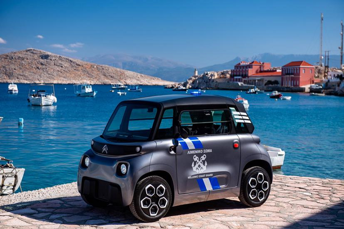 Ngoài ra theo cam kết với chính phủ Hy Lạp về việc chuyển đổi năng lượng xanh cho Halki, Citroën cũng sẽ mang đến cho người dân trên đảo và các doanh nghiệp địa phương cơ hội mua xe 4 bánh chạy điện, xe du lịch và xe thương mại không phát thải với “quyền sử dụng miễn phí tất cả những công nghệ tiên tiến và ứng dụng kết nối mà họ kết hợp vào xe”.
