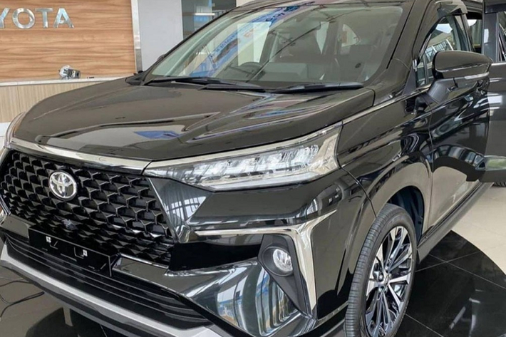 Toyota Avanza thế hệ hiện tại đã có mặt trên thị trường Indonesia từ năm 2011. Sau 10 năm, đã đến lúc mẫu MPV giá rẻ này được bổ sung thế hệ mới. Tuy chưa chính thức trình làng nhưng Toyota Avanza 2022 mới thế hệ thứ ba đã bất ngờ lộ diện thông qua những hình ảnh rò rỉ.