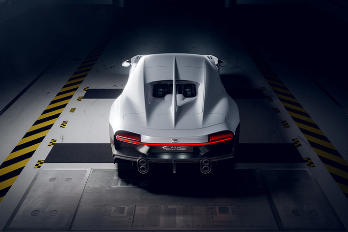Kể từ khi được ra mắt lần đầu tại triển lãm Geneva International Motor Show vào năm 2016, siêu xe Bugatti Chiron đã sớm khẳng định sự thành công của dòng Hypercar hàng đầu này trên toàn cầu. Chỉ trong vòng 18 tháng kể từ khi công bố, 300 chiếc trong số 500 chiếc Chiron giới hạn đã được bán ra. Doanh số bán hàng dành cho dòng xe này vẫn tiếp tục tăng mạnh bất chấp những khó khăn, thách thức toàn cầu như đại dịch COVID-19.