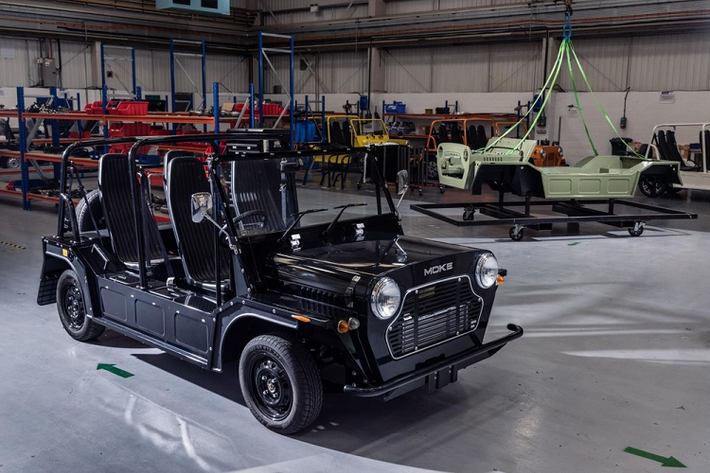 Mới đây, thương hiệu Moke International, một công ty có trụ sở ở Anh Quốc, đã thông báo rằng bắt đầu từ ngày 1/1/2022, họ sẽ chuyển hướng sang sản xuất điện hoá hoàn toàn với mẫu xe cổ Moke hồi sinh, loại bỏ dần mô hình chạy bằng động cơ đốt trong.