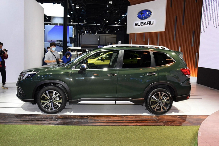 Tại thị trường Trung Quốc, giá xe Subaru Forester 2022 được chia thành 4 phiên bản với giá dao động từ 223.800 - 265.800 Nhân dân tệ (khoảng 783 - 927 triệu đồng).