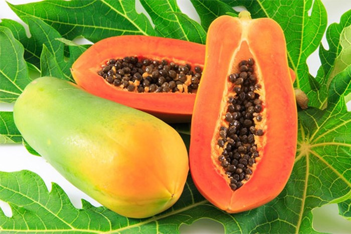 Không chỉ chứa nhiều vitamin C, beta carotene và rất nhiều Vitamin E, đu đủ còn giúp bạn ngăn ngừa cảm lạnh, chữa lành viêm da và giảm tình trạng bệnh hen suyễn. Ảnh: anninhthudo.