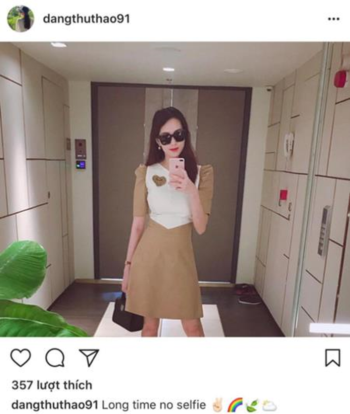 Trong bức ảnh đầu tiên được Hoa hậu Đặng Thu Thảo chia sẻ sau khi cô hạ sinh con gái đầu lòng, người đẹp gây bất ngờ với vóc dáng thon gọn, phong cách trẻ trung, sành điệu đúng chuẩn "gái một con trông mòn con mắt".