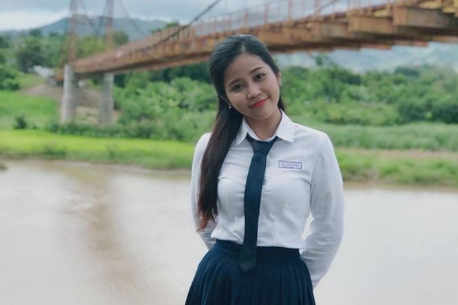 Tiếp đó, nữ MC này còn vướng nghi vấn bị xóa cảnh quay trong phim "Thạch Thảo" mà cô đang tham gia với vai quần chúng. Tuy nhiên, đạo diễn của phim đã lên tiếng phủ nhận.