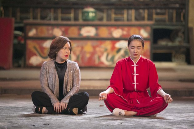 "Hoán đổi" là phim tiếp theo của đạo diễn Võ Thanh Hòa sau thành công của "Ông ngoại tuổi 30". Trong phim, Nhã Phương vào vai nữ ca sĩ Tiên Tiên và danh hài Việt Hương đóng vai võ sư già Mai Ngọc Hoa. Câu chuyện dở khóc dở cười bắt đầu khi cả hai bị đánh tráo thể xác sau một cơn lốc xoáy.