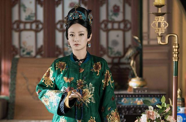 Phim có sự góp mặt của các nhân vật chính như: Càn Long Hoàng đế (Nhiếp Viễn đảm nhận) tài giỏi, chung thủy; Phú Sát Hoàng hậu (Tần Lam) nhân từ, khoan dung; Nhàn Phi (Xa Thi Mạn) bí ẩn; cung nữ Nguỵ Anh Lạc (Ngô Cẩn Ngôn) lanh lợi, thẳng thắn.