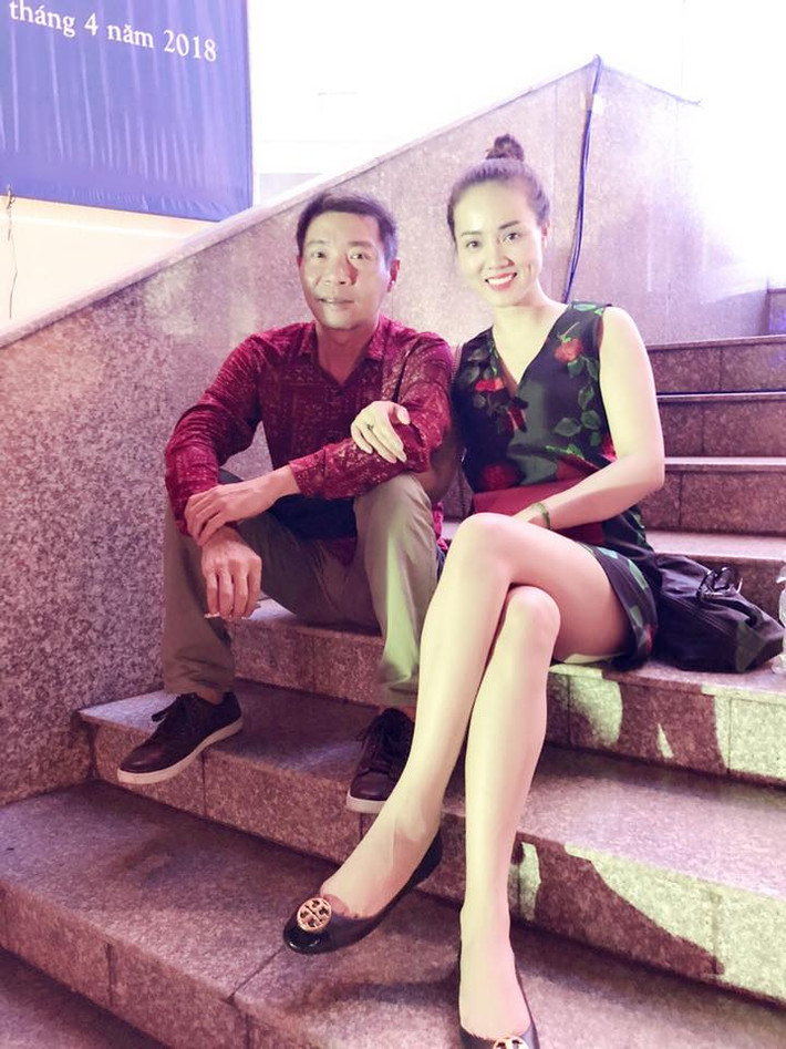 Công Lý và bạn gái kém 15 tuổi thường xuyên đồng hành trong công việc lẫn cuộc sống.